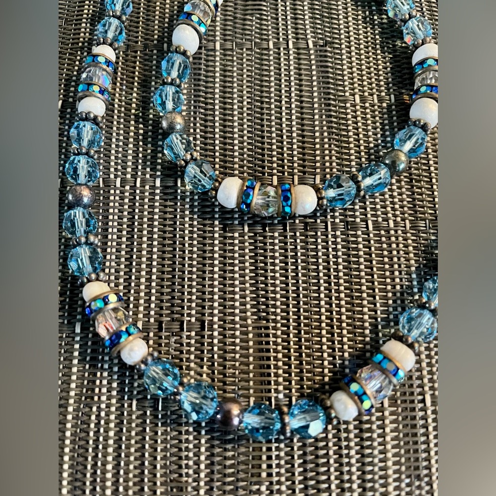 Matching necklace and bracelet set